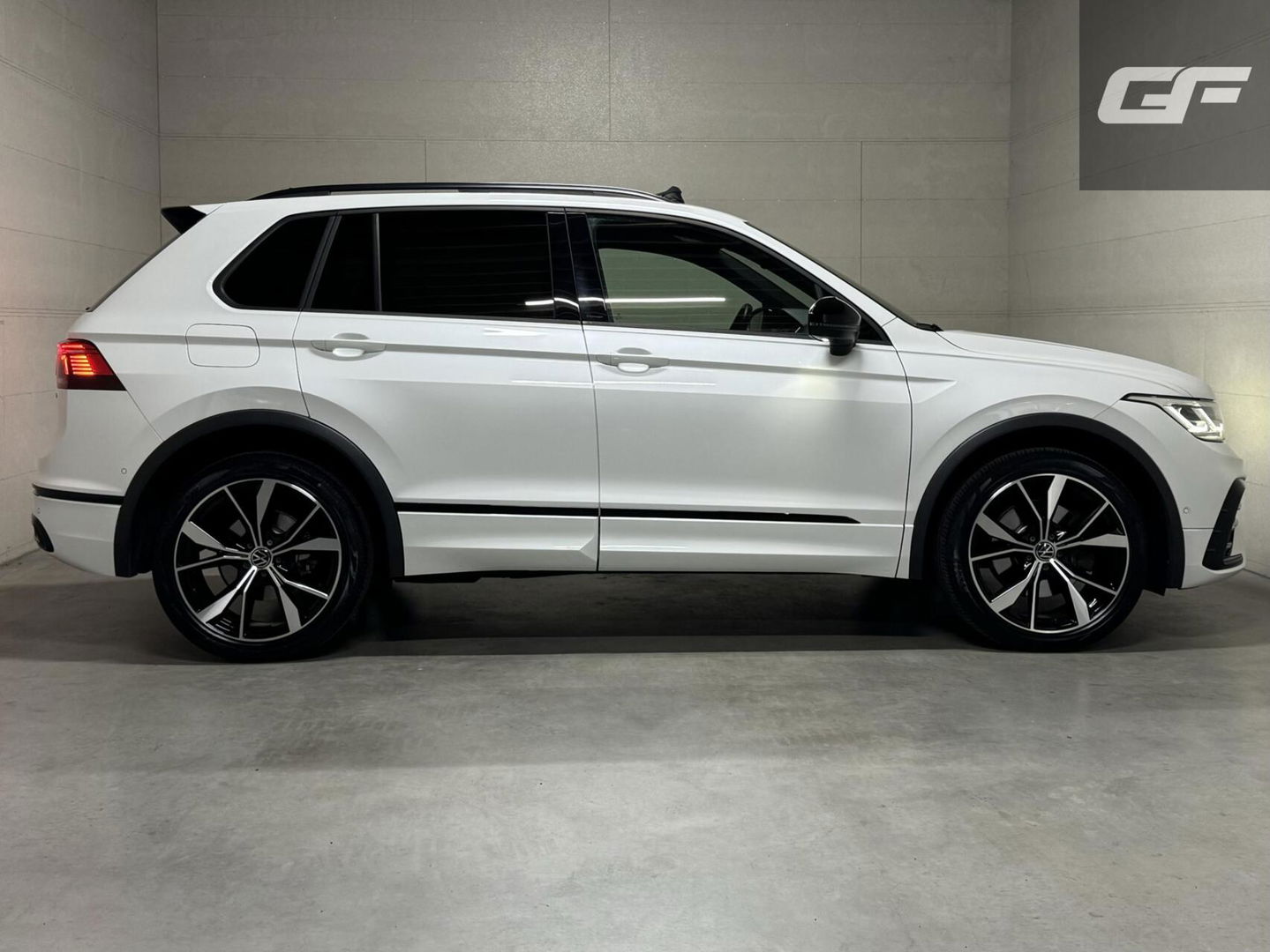 Volkswagen Tiguan 1.4 TSI eHybrid R-Line Black Style Pano HUD 360º Carplay
