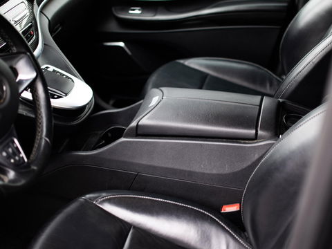 Mercedes-Benz V-Klasse 300d Lang DC Avantgarde Edition 4MATIC | AMG!! | 240pk | Autom. | BOMVOL | Elektrische schuifdeuren | Cruise | Climate | Led | Leder | LMV | Camera