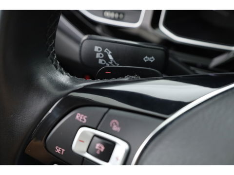 Volkswagen Polo 1.0 TSI R-line DSG | Digi. Dashboard | Adapt. Cruise | Stoelverw. | Apple CarPlay | PDC V+A