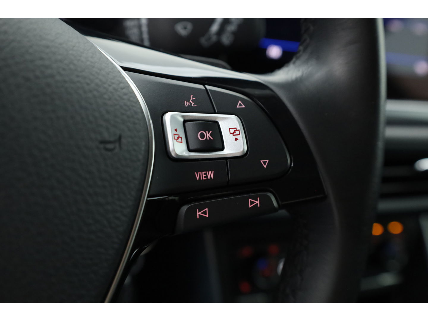 Volkswagen Polo 1.0 TSI R-line DSG | Digi. Dashboard | Adapt. Cruise | Stoelverw. | Apple CarPlay | PDC V+A