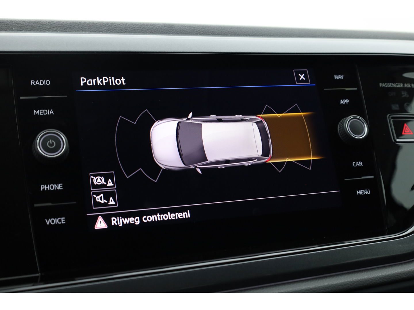 Volkswagen Polo 1.0 TSI R-line DSG | Digi. Dashboard | Adapt. Cruise | Stoelverw. | Apple CarPlay | PDC V+A