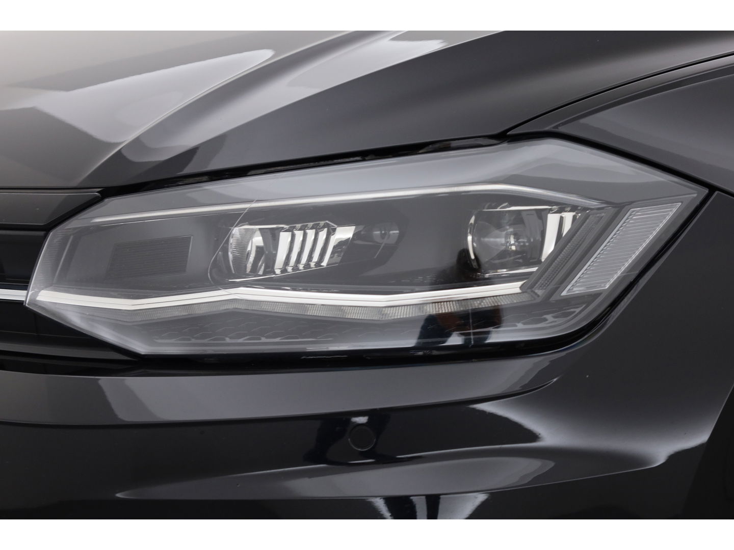 Volkswagen Polo 1.0 TSI R-line DSG | Digi. Dashboard | Adapt. Cruise | Stoelverw. | Apple CarPlay | PDC V+A