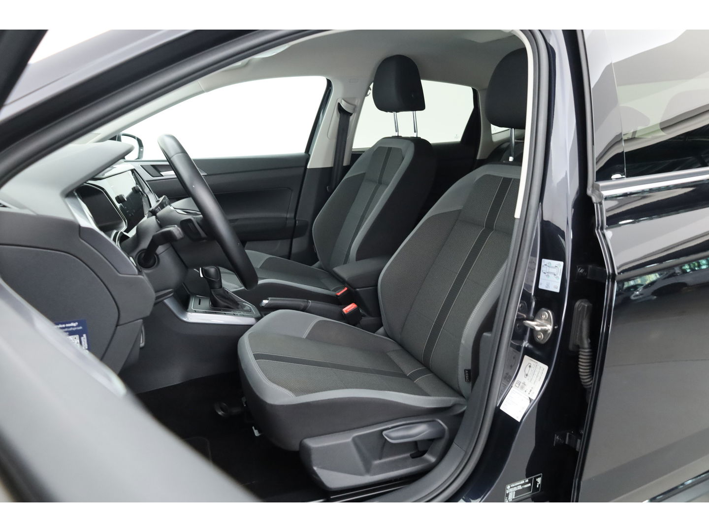 Volkswagen Polo 1.0 TSI R-line DSG | Digi. Dashboard | Adapt. Cruise | Stoelverw. | Apple CarPlay | PDC V+A