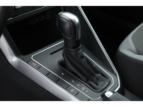 Volkswagen Polo 1.0 TSI R-line DSG | Digi. Dashboard | Adapt. Cruise | Stoelverw. | Apple CarPlay | PDC V+A