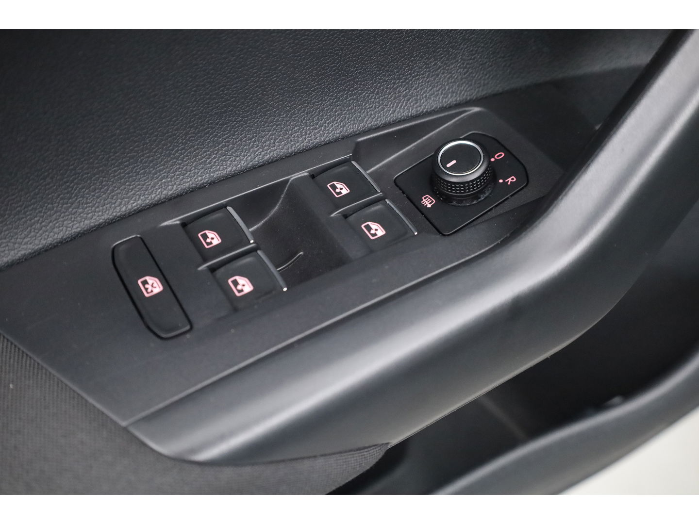 Volkswagen Polo 1.0 TSI R-line DSG | Digi. Dashboard | Adapt. Cruise | Stoelverw. | Apple CarPlay | PDC V+A
