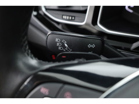 Volkswagen Polo 1.0 TSI R-line DSG | Digi. Dashboard | Adapt. Cruise | Stoelverw. | Apple CarPlay | PDC V+A