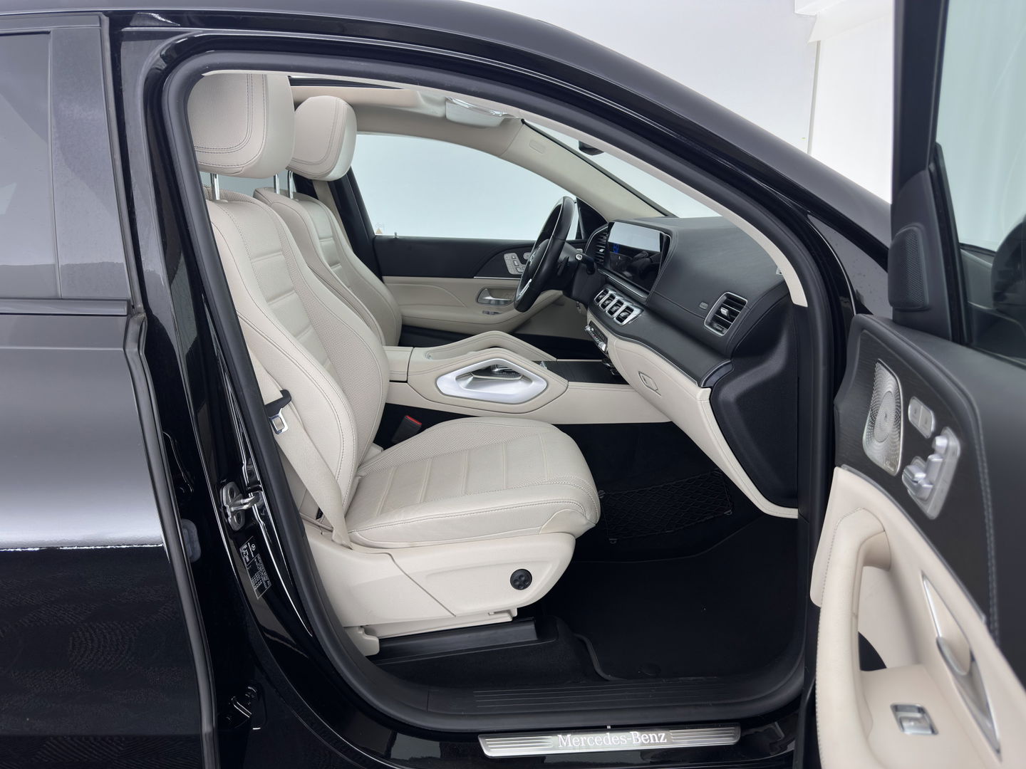 Mercedes-Benz GLE Coupé 350 de AMG-Sportpack Premium 4MATIC (INCL-BTW) Aut. *PANO | HEAD-UP | LUXURY-LEATHER | MULTIBEAM-LED | BURMESTER-SOUND | ADAPTIVE-CRUISE | TOP-VIEW | BLIND-SPOT | MEMORY-PACK | HEATED/VENTILATED-COMFORTSEATS | KEYLESS | DAB+ |