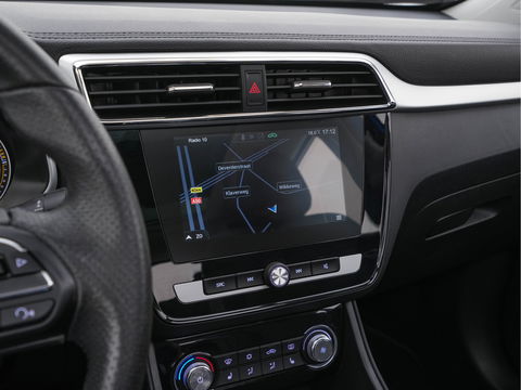 MG ZS EV Luxury 45 kWh {SOH-96 %} (INCL-BTW) Aut. *PANO | LUXURY-LEATHER | CCS-FASTLOADER | KEYLESS | NAVI-FULLMAP | ADAPTIVE-CRUISE | CAMERA | HEATED-SPORTSEATS | CARPLAY | BLINDSPOT | DAB | LANE-ASSIST | PRIVACY-GLASS | 17"