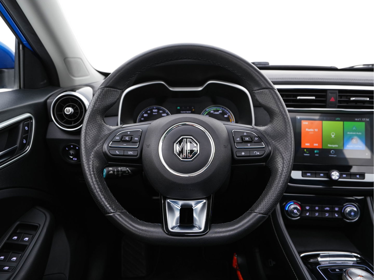 MG ZS EV Luxury 45 kWh {SOH-96 %} (INCL-BTW) Aut. *PANO | LUXURY-LEATHER | CCS-FASTLOADER | KEYLESS | NAVI-FULLMAP | ADAPTIVE-CRUISE | CAMERA | HEATED-SPORTSEATS | CARPLAY | BLINDSPOT | DAB | LANE-ASSIST | PRIVACY-GLASS | 17"