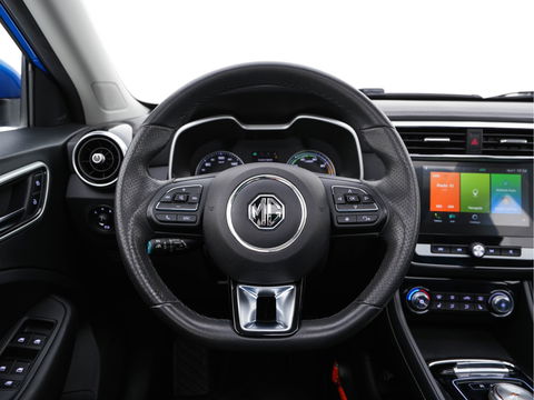 MG ZS EV Luxury 45 kWh {SOH-96 %} (INCL-BTW) Aut. *PANO | LUXURY-LEATHER | CCS-FASTLOADER | KEYLESS | NAVI-FULLMAP | ADAPTIVE-CRUISE | CAMERA | HEATED-SPORTSEATS | CARPLAY | BLINDSPOT | DAB | LANE-ASSIST | PRIVACY-GLASS | 17"
