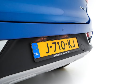 MG ZS EV Luxury 45 kWh {SOH-96 %} (INCL-BTW) Aut. *PANO | LUXURY-LEATHER | CCS-FASTLOADER | KEYLESS | NAVI-FULLMAP | ADAPTIVE-CRUISE | CAMERA | HEATED-SPORTSEATS | CARPLAY | BLINDSPOT | DAB | LANE-ASSIST | PRIVACY-GLASS | 17"