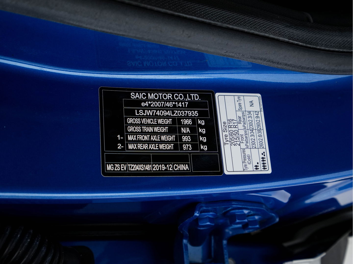 MG ZS EV Luxury 45 kWh {SOH-96 %} (INCL-BTW) Aut. *PANO | LUXURY-LEATHER | CCS-FASTLOADER | KEYLESS | NAVI-FULLMAP | ADAPTIVE-CRUISE | CAMERA | HEATED-SPORTSEATS | CARPLAY | BLINDSPOT | DAB | LANE-ASSIST | PRIVACY-GLASS | 17"