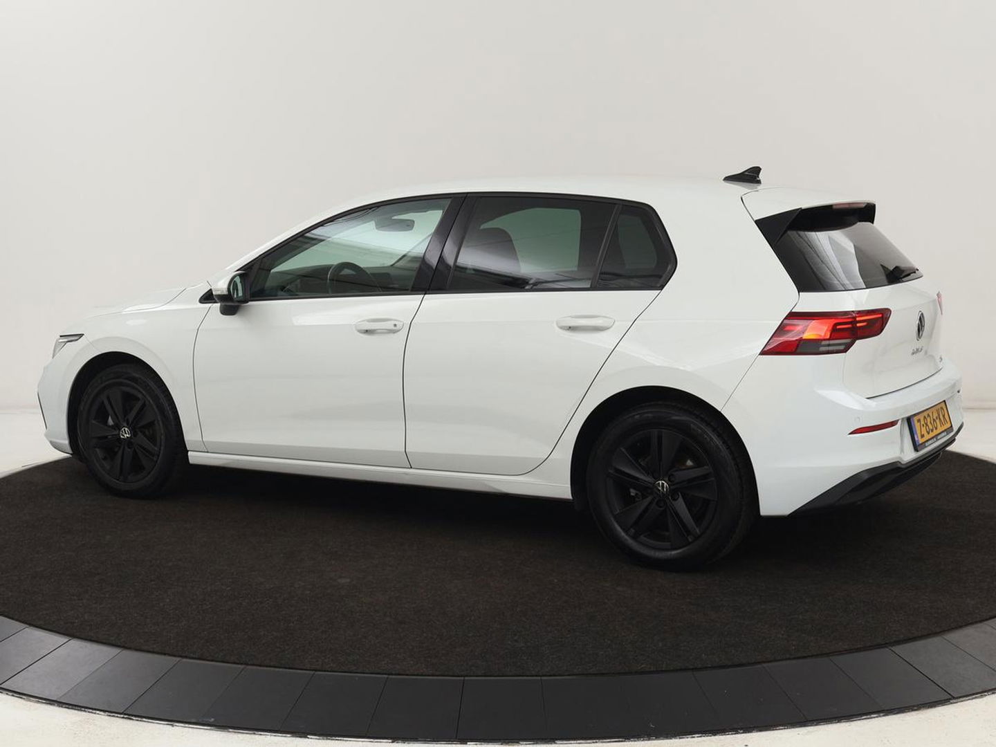 Volkswagen Golf 1.5 eTSI Style | Carplay | Navigatie | Camera | Adaptive cruise | Digital Cockpit | Full LED | Climate control | Parkeerhulp