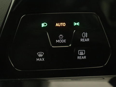 Volkswagen Golf 1.5 eTSI Style | Carplay | Navigatie | Camera | Adaptive cruise | Digital Cockpit | Full LED | Climate control | Parkeerhulp