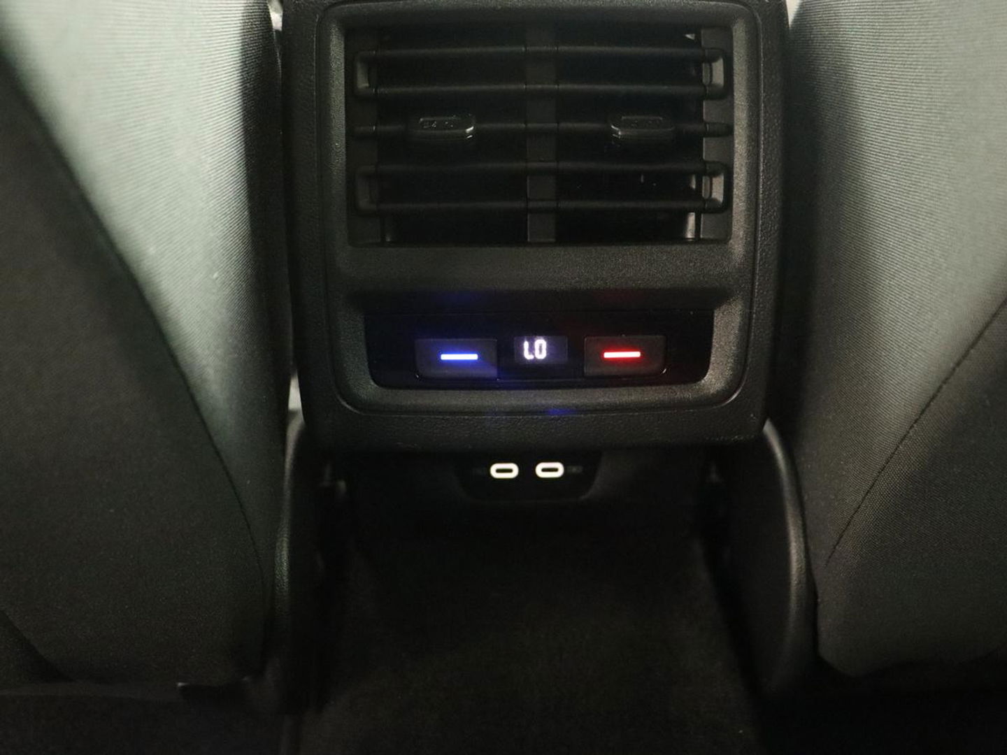Volkswagen Golf 1.5 eTSI Style | Carplay | Navigatie | Camera | Adaptive cruise | Digital Cockpit | Full LED | Climate control | Parkeerhulp