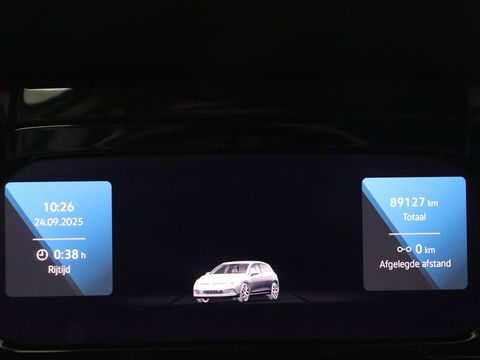 Volkswagen Golf 1.5 eTSI Style | Carplay | Navigatie | Camera | Adaptive cruise | Digital Cockpit | Full LED | Climate control | Parkeerhulp