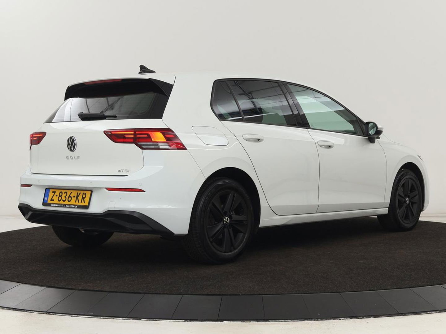 Volkswagen Golf 1.5 eTSI Style | Carplay | Navigatie | Camera | Adaptive cruise | Digital Cockpit | Full LED | Climate control | Parkeerhulp