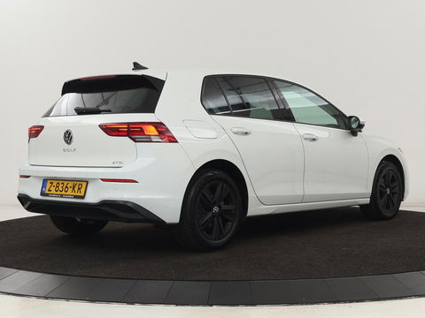 Volkswagen Golf 1.5 eTSI Style | Carplay | Navigatie | Camera | Adaptive cruise | Digital Cockpit | Full LED | Climate control | Parkeerhulp
