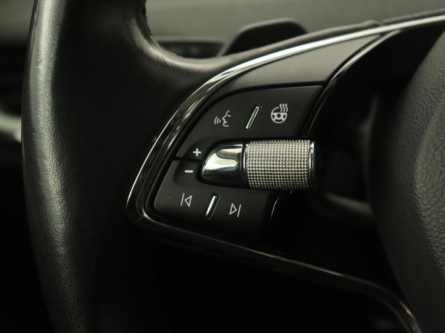 Škoda Enyaq iV 60 | Stoelverwarming | Trekhaak | Matrix LED | Carplay | Stuurverwarming | Navigatie | Half leder | Cruise control | Parkeerhulp