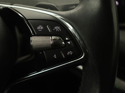 Škoda Enyaq iV 60 | Stoelverwarming | Trekhaak | Matrix LED | Carplay | Stuurverwarming | Navigatie | Half leder | Cruise control | Parkeerhulp