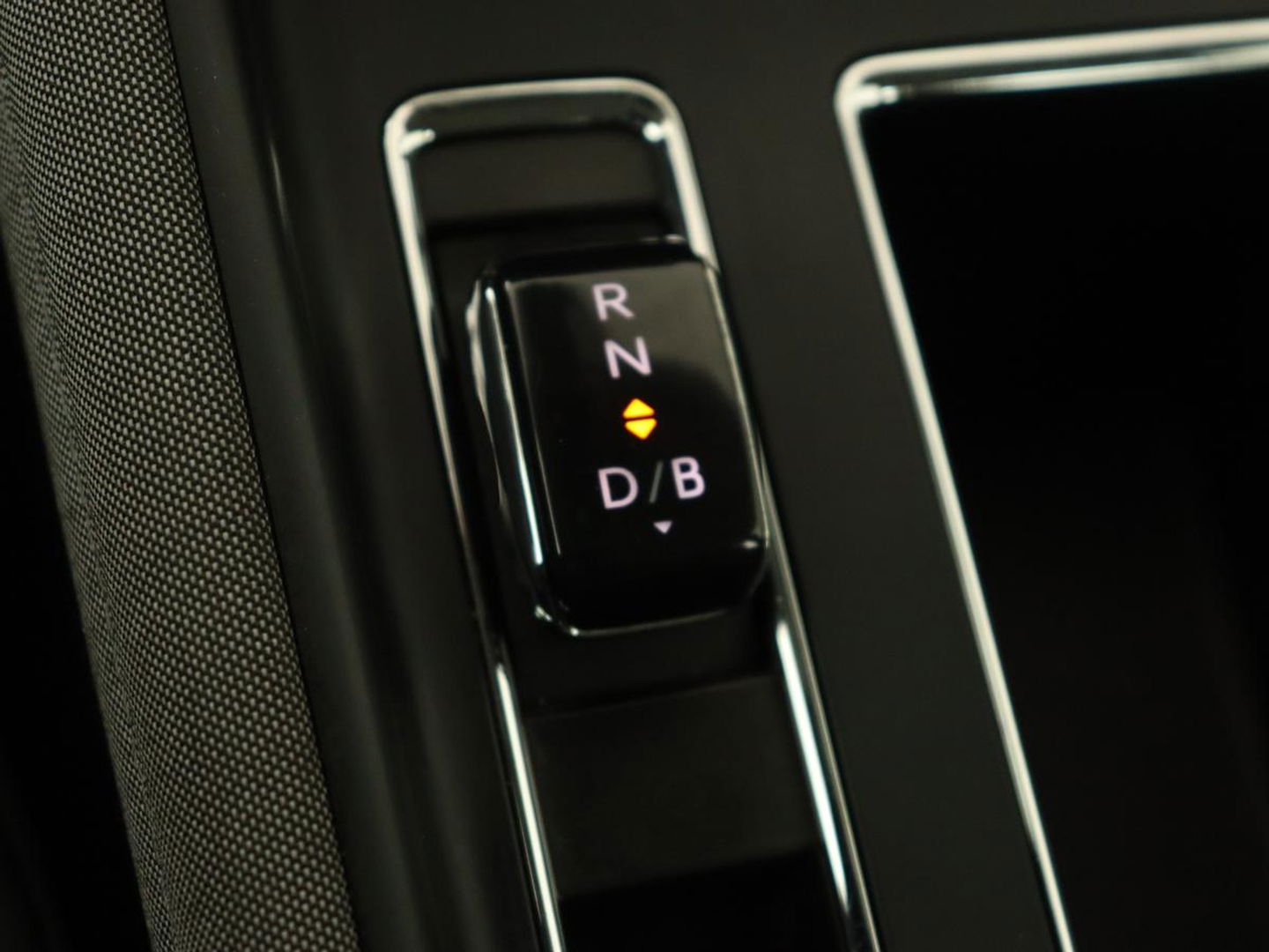 Škoda Enyaq iV 60 | Stoelverwarming | Trekhaak | Matrix LED | Carplay | Stuurverwarming | Navigatie | Half leder | Cruise control | Parkeerhulp