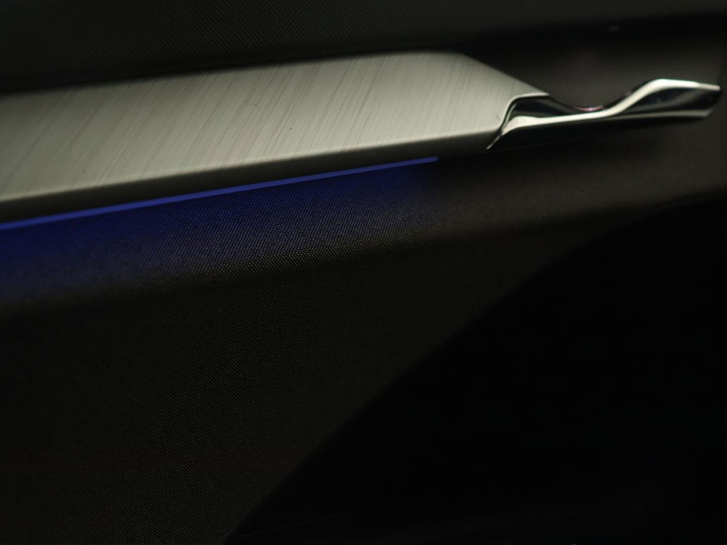 Škoda Enyaq iV 60 | Stoelverwarming | Trekhaak | Matrix LED | Carplay | Stuurverwarming | Navigatie | Half leder | Cruise control | Parkeerhulp