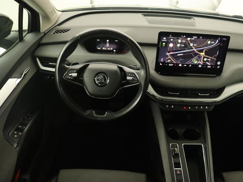 Škoda Enyaq iV 60 | Stoelverwarming | Trekhaak | Matrix LED | Carplay | Stuurverwarming | Navigatie | Half leder | Cruise control | Parkeerhulp