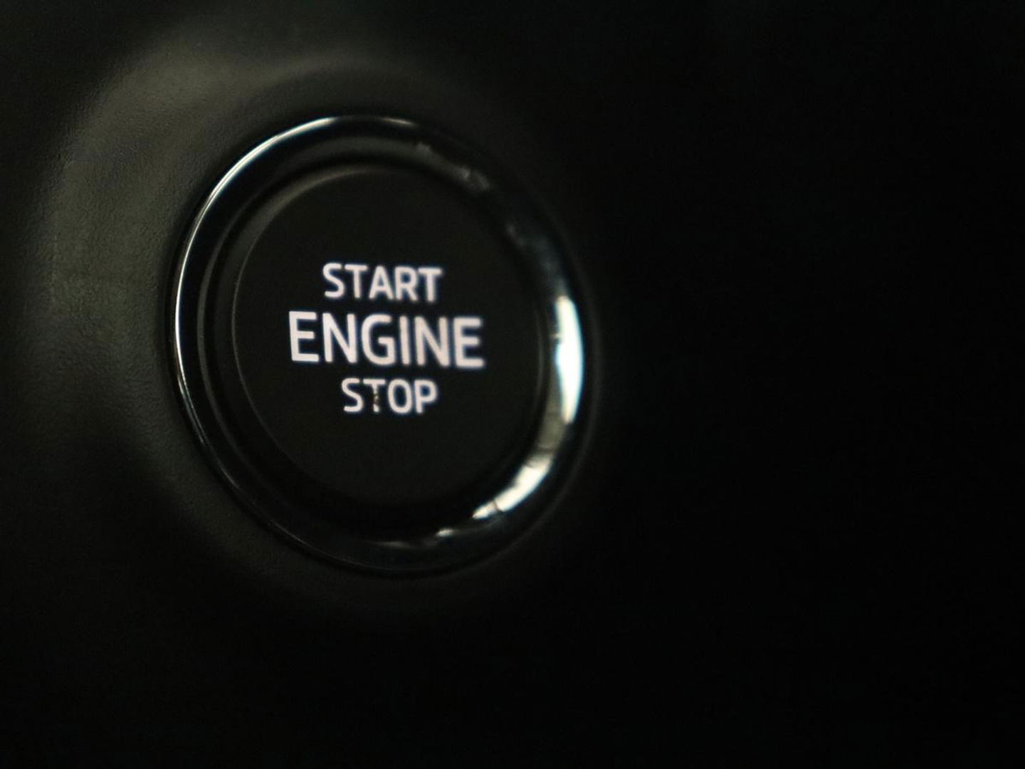 Škoda Enyaq iV 60 | Stoelverwarming | Trekhaak | Matrix LED | Carplay | Stuurverwarming | Navigatie | Half leder | Cruise control | Parkeerhulp