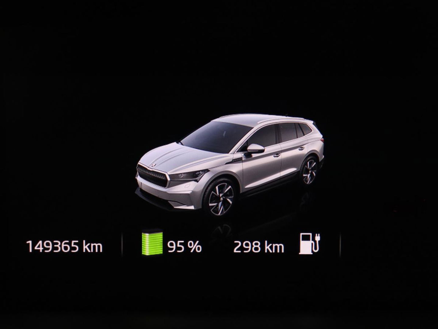 Škoda Enyaq iV 60 | Stoelverwarming | Trekhaak | Matrix LED | Carplay | Stuurverwarming | Navigatie | Half leder | Cruise control | Parkeerhulp