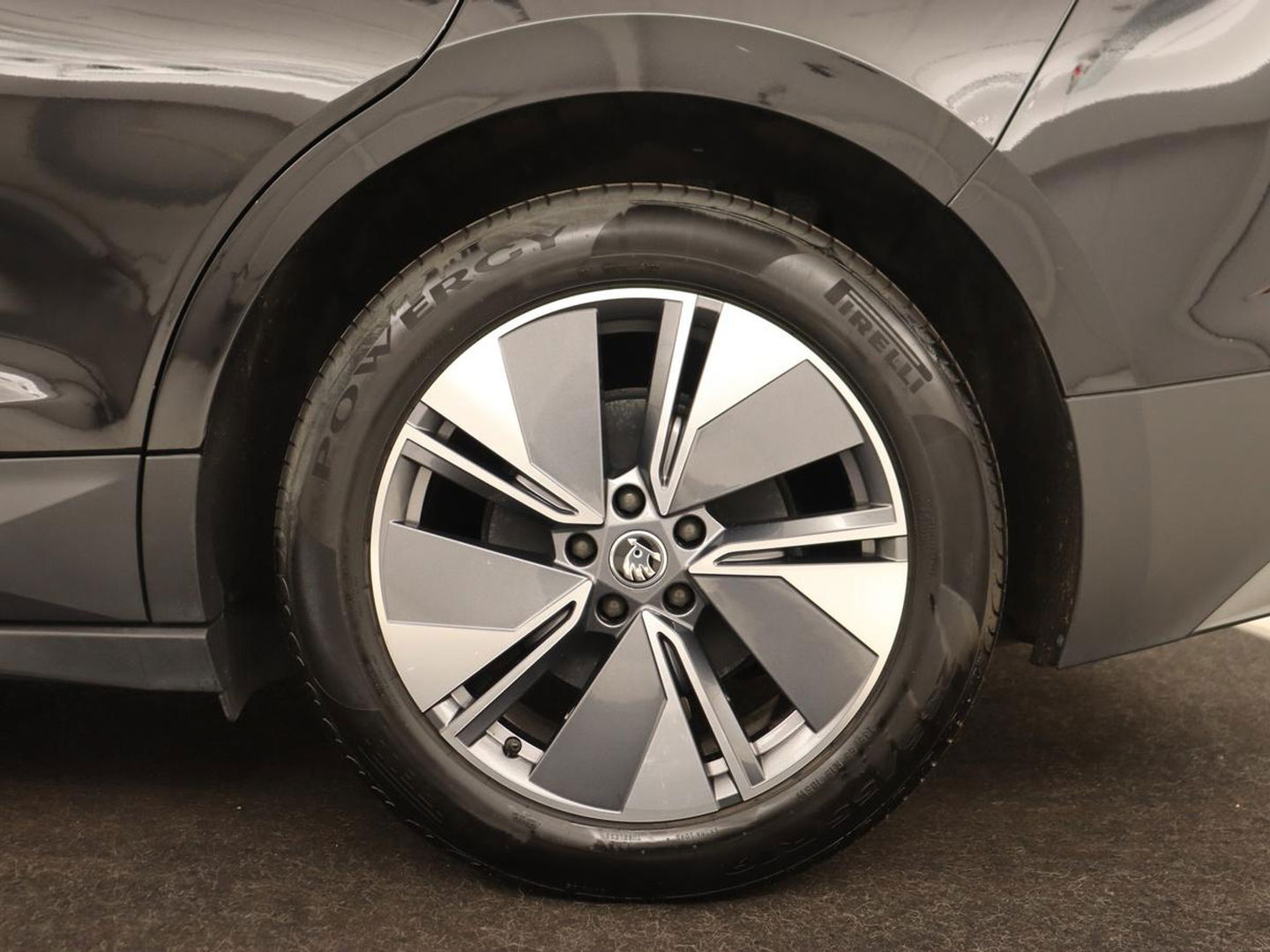 Škoda Enyaq iV 60 | Stoelverwarming | Trekhaak | Matrix LED | Carplay | Stuurverwarming | Navigatie | Half leder | Cruise control | Parkeerhulp