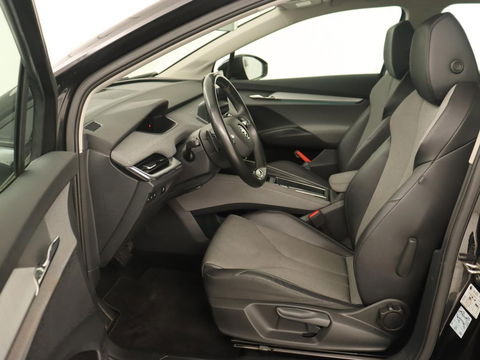 Škoda Enyaq iV 60 | Stoelverwarming | Trekhaak | Matrix LED | Carplay | Stuurverwarming | Navigatie | Half leder | Cruise control | Parkeerhulp