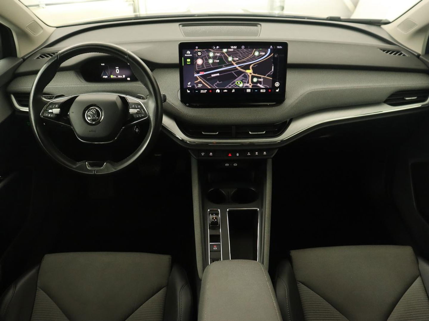 Škoda Enyaq iV 60 | Stoelverwarming | Trekhaak | Matrix LED | Carplay | Stuurverwarming | Navigatie | Half leder | Cruise control | Parkeerhulp