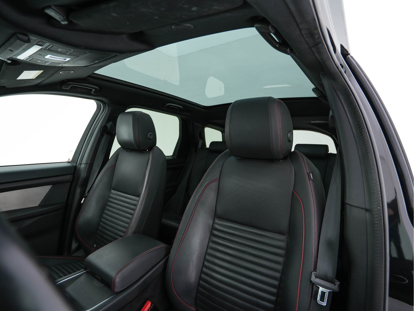 Land Rover Discovery Sport P300e 1.5 R-Dynamic Sportpack HSE AWD (INCL-BTW) *PANO | LUXURY-LEATHER | MERIDIAN-AUDIO | FULL-LED | MEMORY-PACK | DIGI-COCKPIT | NAVI-FULLMAP | CAMERA | KEYLESS | PRIVACY-GLASS | DAB | SHIFT-PADDLES | TOWBAR | LANE-ASSIST | 20'