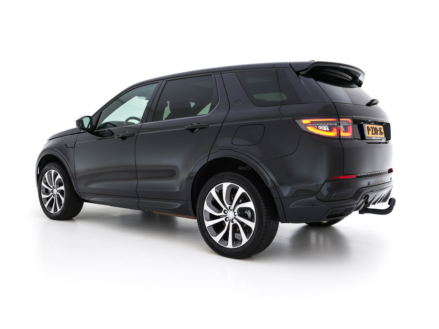 Land Rover Discovery Sport P300e 1.5 R-Dynamic Sportpack HSE AWD (INCL-BTW) *PANO | LUXURY-LEATHER | MERIDIAN-AUDIO | FULL-LED | MEMORY-PACK | DIGI-COCKPIT | NAVI-FULLMAP | CAMERA | KEYLESS | PRIVACY-GLASS | DAB | SHIFT-PADDLES | TOWBAR | LANE-ASSIST | 20'