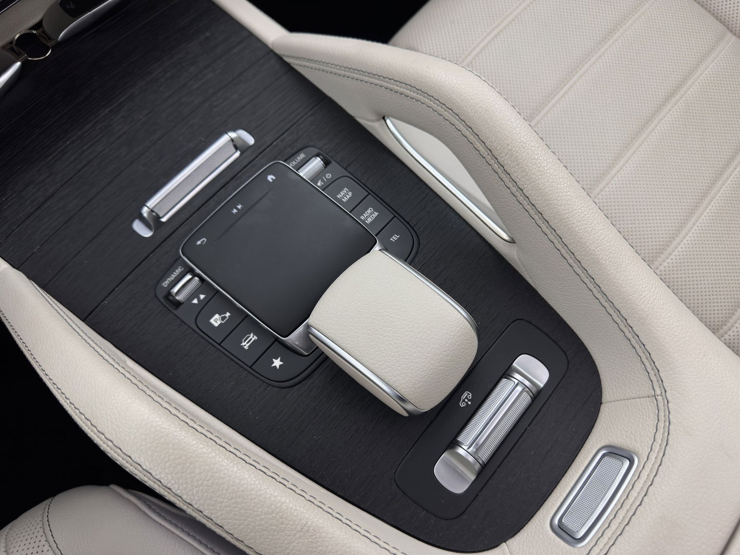 Mercedes-Benz GLE Coupé 350 de AMG-Sportpack Premium 4MATIC (INCL-BTW) Aut. *PANO | HEAD-UP | LUXURY-LEATHER | MULTIBEAM-LED | BURMESTER-SOUND | ADAPTIVE-CRUISE | TOP-VIEW | BLIND-SPOT | MEMORY-PACK | HEATED/VENTILATED-COMFORTSEATS | KEYLESS | DAB+ |