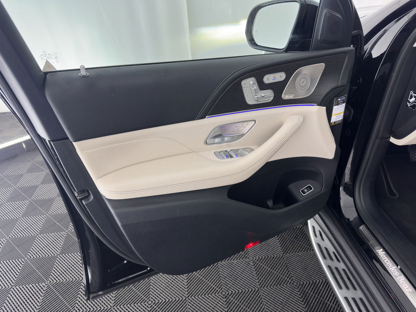 Mercedes-Benz GLE Coupé 350 de AMG-Sportpack Premium 4MATIC (INCL-BTW) Aut. *PANO | HEAD-UP | LUXURY-LEATHER | MULTIBEAM-LED | BURMESTER-SOUND | ADAPTIVE-CRUISE | TOP-VIEW | BLIND-SPOT | MEMORY-PACK | HEATED/VENTILATED-COMFORTSEATS | KEYLESS | DAB+ |
