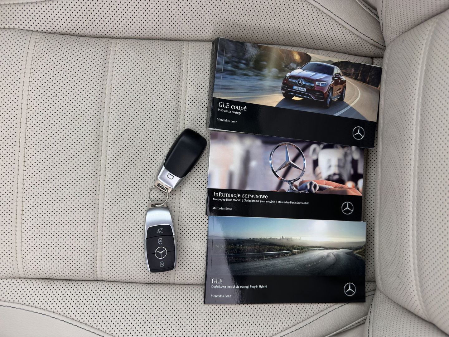 Mercedes-Benz GLE Coupé 350 de AMG-Sportpack Premium 4MATIC (INCL-BTW) Aut. *PANO | HEAD-UP | LUXURY-LEATHER | MULTIBEAM-LED | BURMESTER-SOUND | ADAPTIVE-CRUISE | TOP-VIEW | BLIND-SPOT | MEMORY-PACK | HEATED/VENTILATED-COMFORTSEATS | KEYLESS | DAB+ |