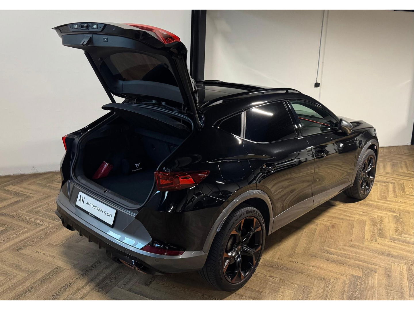 CUPRA Formentor 1.4 e-Hybrid VZ PANO KEYLESS 360