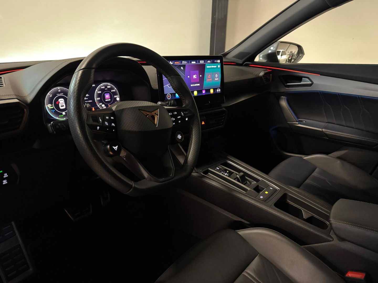 CUPRA Formentor 1.4 e-Hybrid VZ PANO KEYLESS 360
