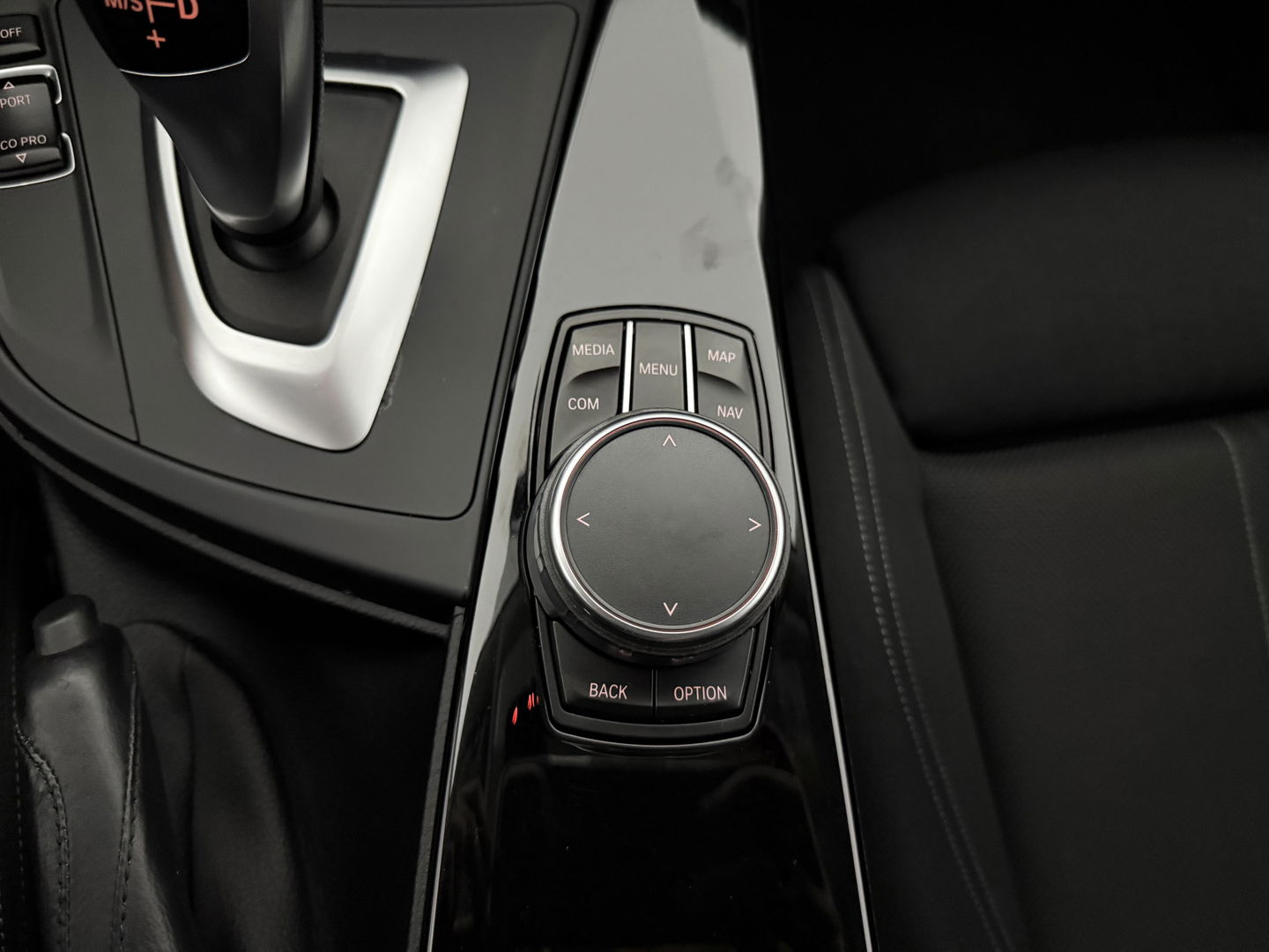 BMW 3 Serie 318i Executive | LED l Clima l Cruise l  Navigatie l Parkeersens. l Stoelverw. l NAP