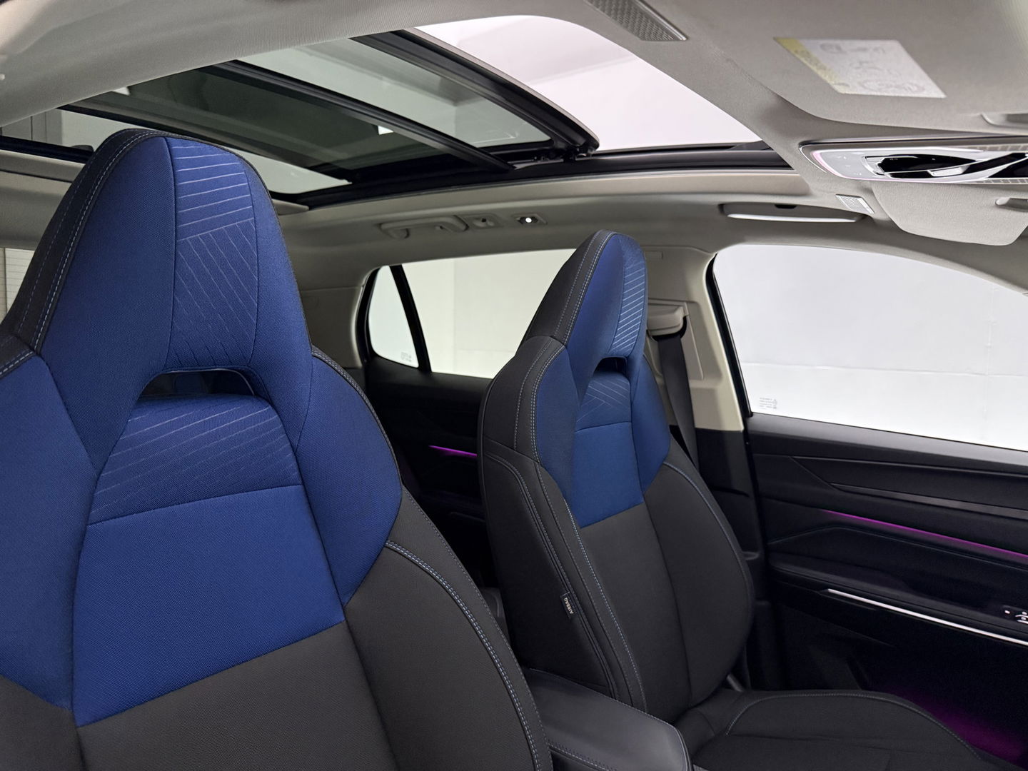 Lynk Co 01 1.5 | Pano | 360° | Virtual | Sfeerverl. | Memory | Adaptive Cruise | Carplay
