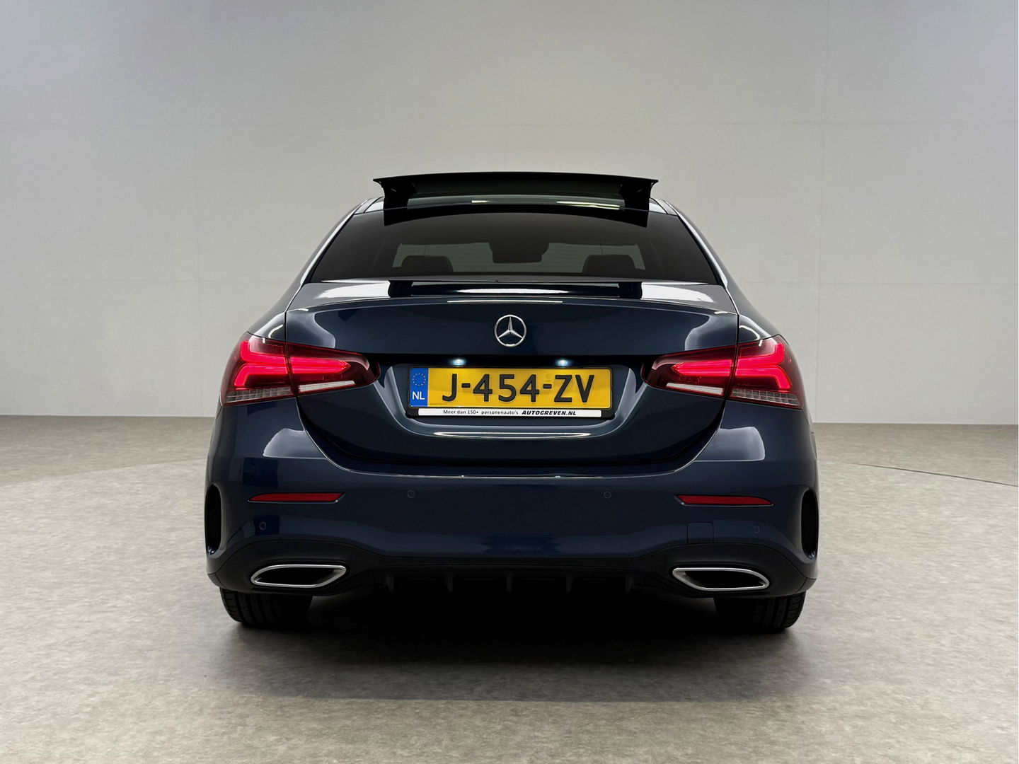 Mercedes-Benz A-Klasse 180 AMG | Pano | Sfeerverl. | Virtual | Camera | Carplay | LED | NAP