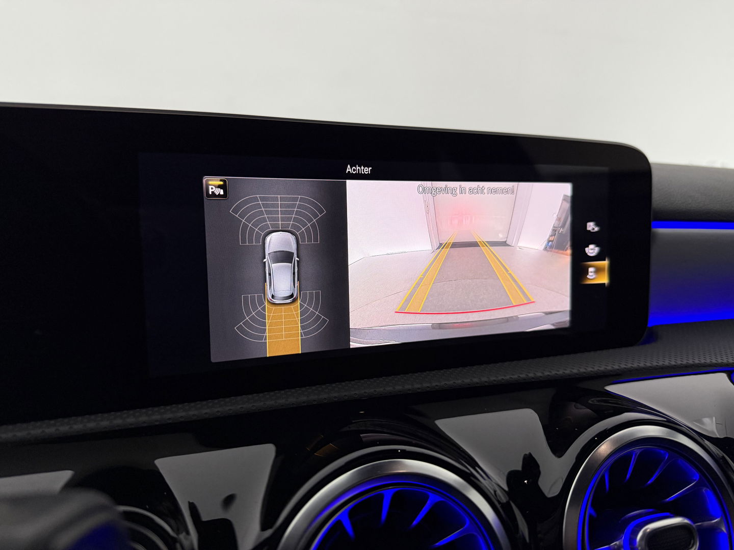 Mercedes-Benz A-Klasse AMG 35 4MATIC 306PK | Sfeerverl. | Virtual | Burmester | Sportstoelen | Camera | Carplay | LED