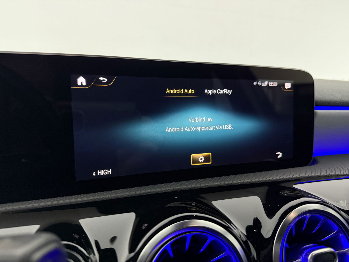 Mercedes-Benz A-Klasse AMG 35 4MATIC 306PK | Sfeerverl. | Virtual | Burmester | Sportstoelen | Camera | Carplay | LED