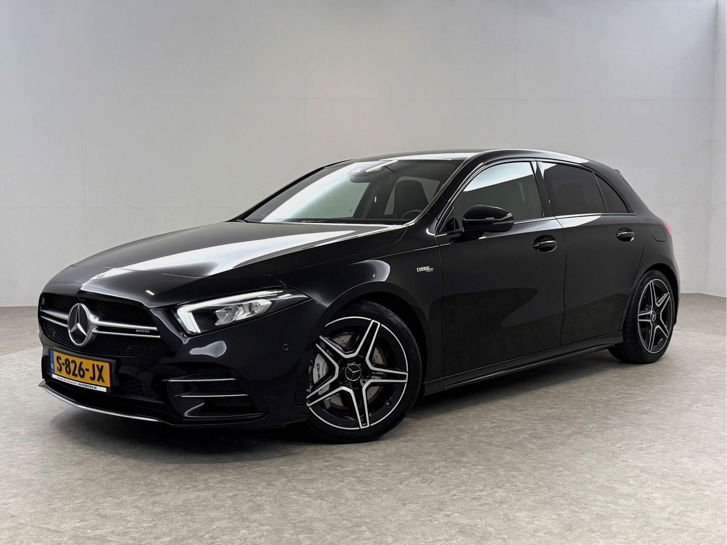 Mercedes-Benz A-Klasse AMG 35 4MATIC 306PK | Sfeerverl. | Virtual | Burmester | Sportstoelen | Camera | Carplay | LED