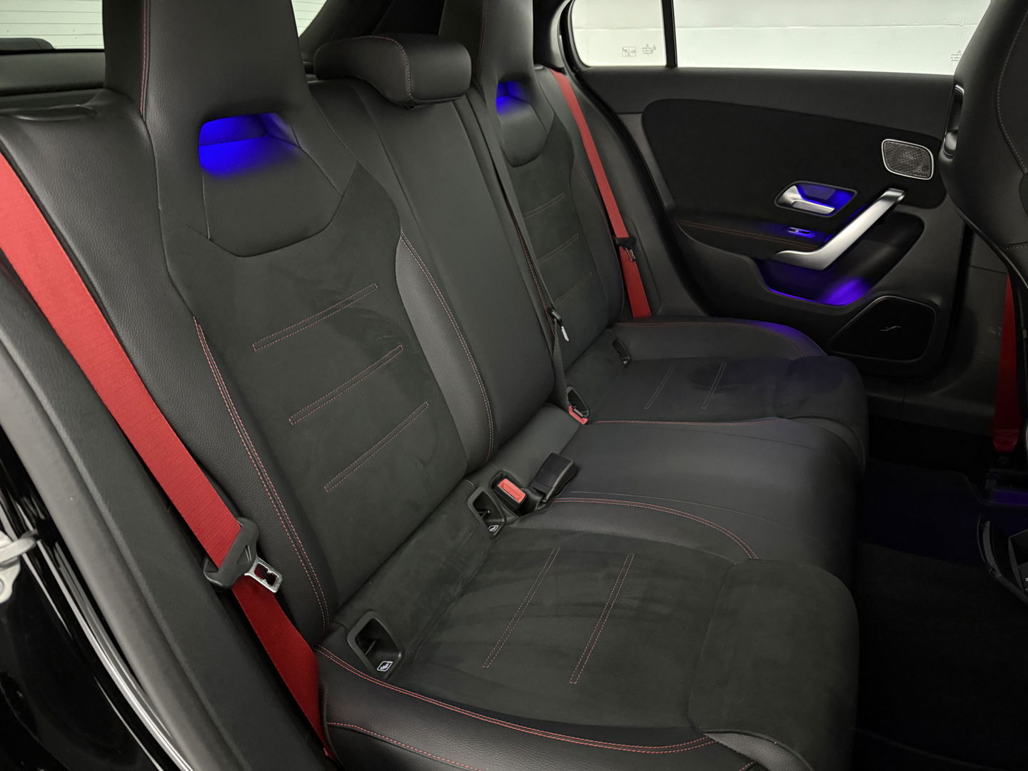 Mercedes-Benz A-Klasse AMG 35 4MATIC 306PK | Sfeerverl. | Virtual | Burmester | Sportstoelen | Camera | Carplay | LED