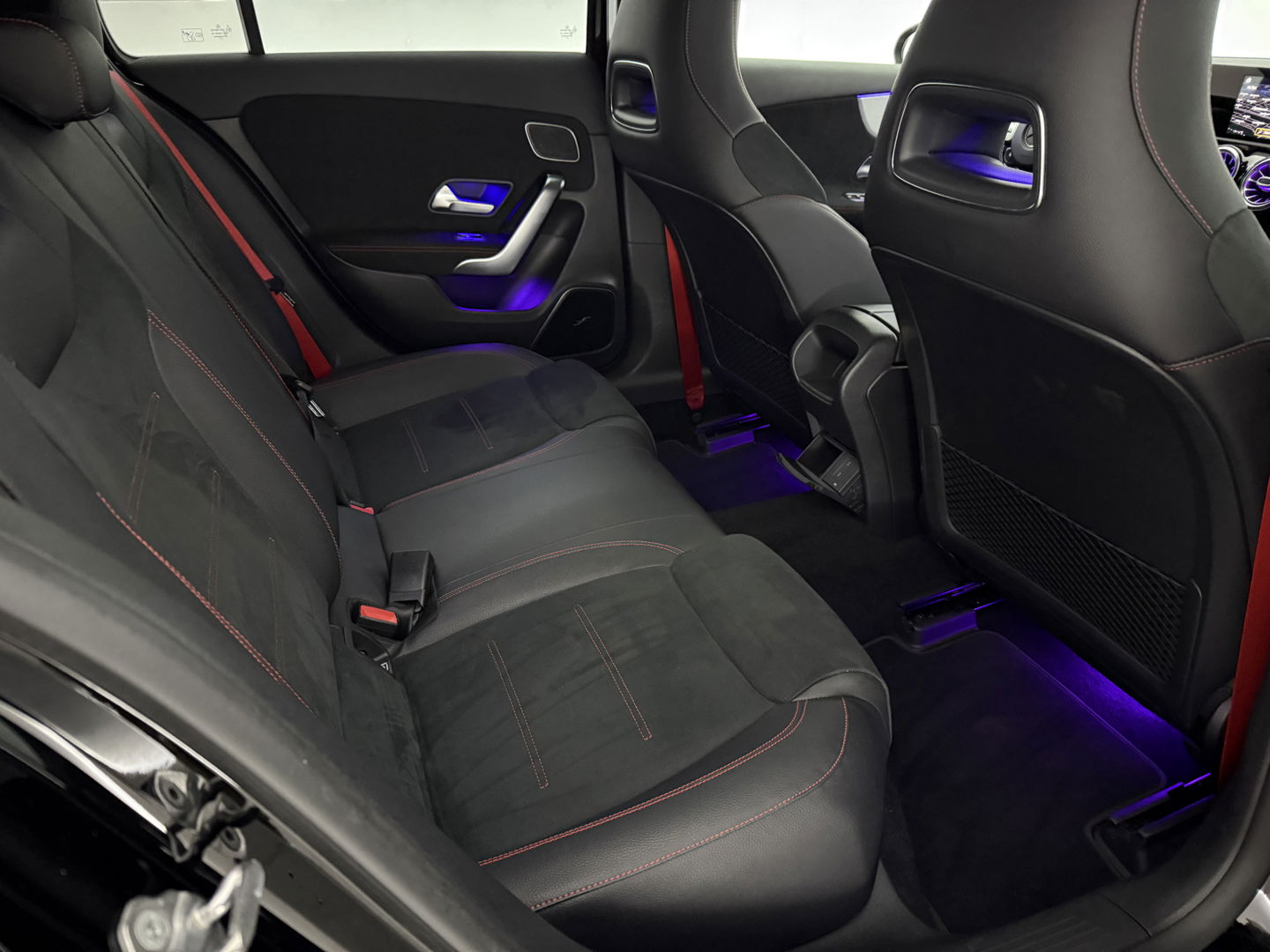 Mercedes-Benz A-Klasse AMG 35 4MATIC 306PK | Sfeerverl. | Virtual | Burmester | Sportstoelen | Camera | Carplay | LED