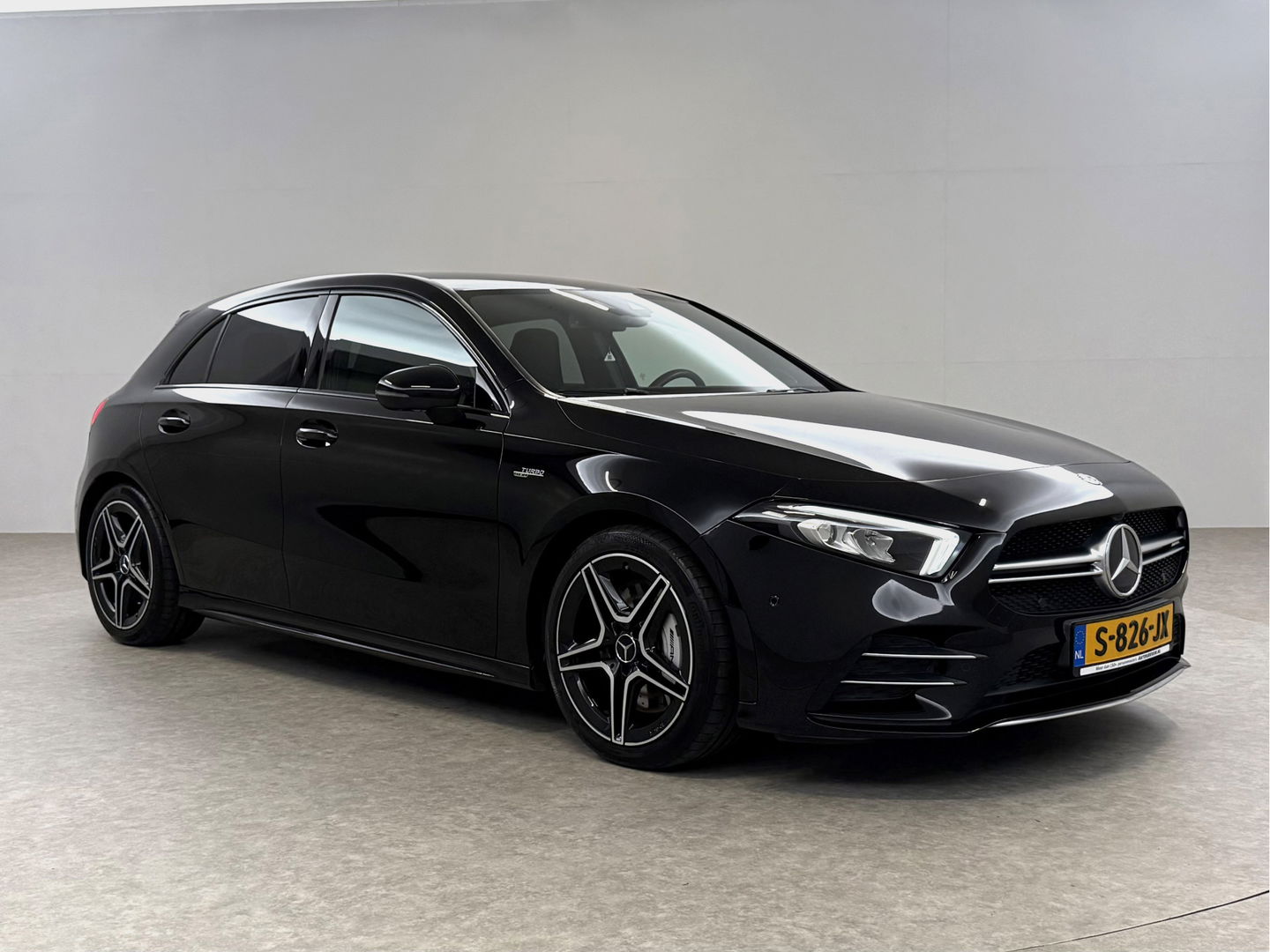 Mercedes-Benz A-Klasse AMG 35 4MATIC 306PK | Sfeerverl. | Virtual | Burmester | Sportstoelen | Camera | Carplay | LED