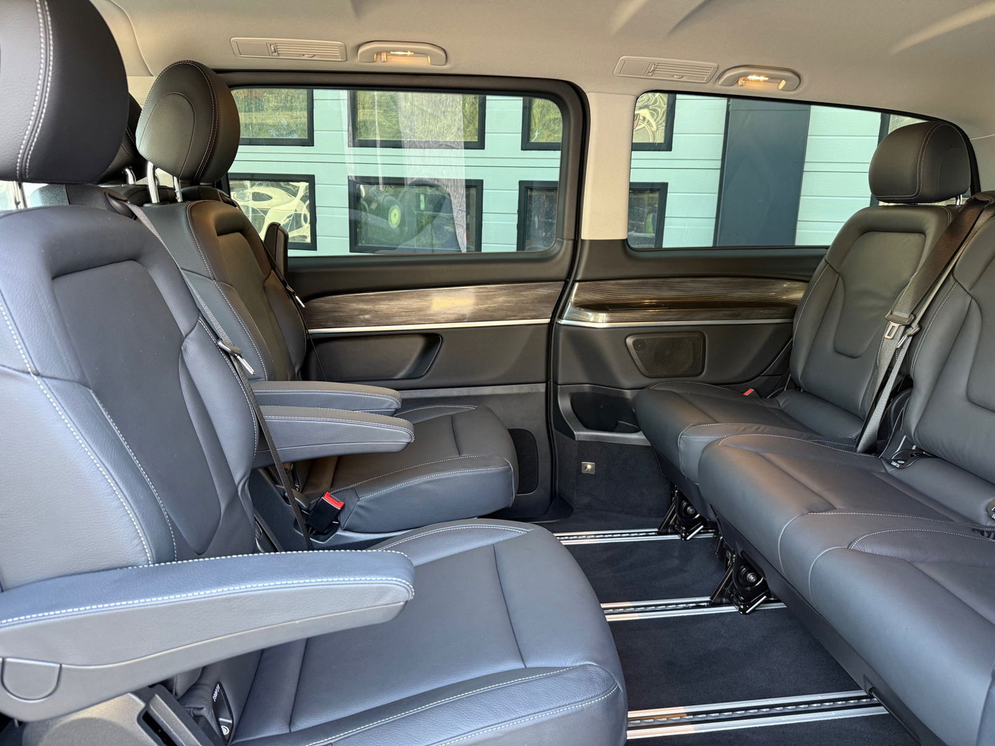 Mercedes-Benz EQV 300 90 kWh - L3 Extra Lang - Airmatic - Leder 2+2+3=7 Persoons
