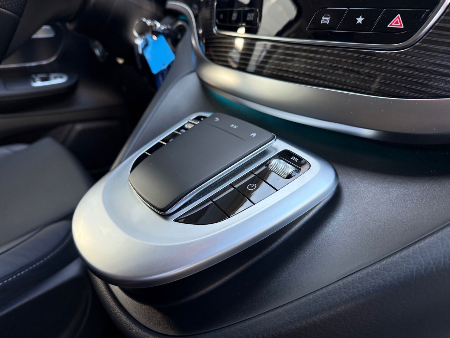 Mercedes-Benz EQV 300 90 kWh - L3 Extra Lang - Airmatic - Leder 2+2+3=7 Persoons